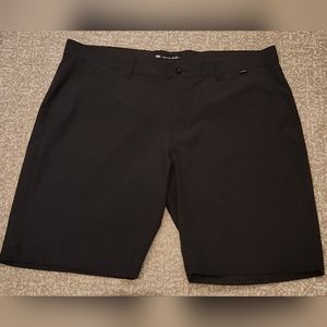 Travis Mathew shorts Size 40